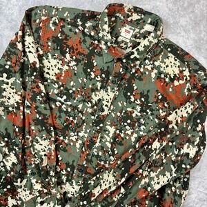 Levis‎ Button Up Shirt Men's XL Green Digital Camo Corduroy Military Relaxed